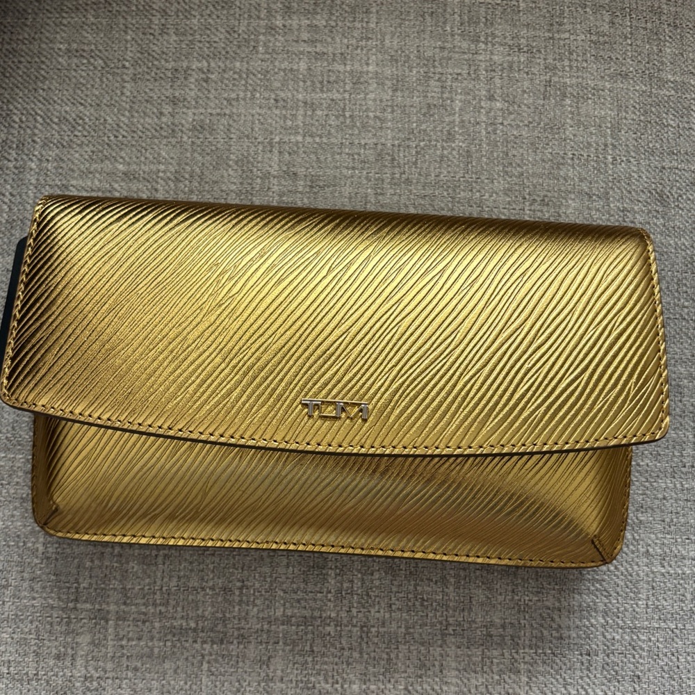 TUMI Belden Sling Crossbody Wallet Gold Leather - Picture 2 of 8